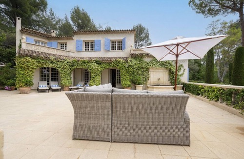Roquefort-les-Pins Villa | Maison Lavande - Four Bedroom Villa, Sleeps 6