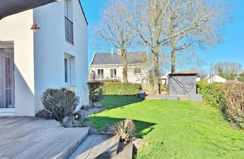 La Chabossiere House | Maison rare 3 étoiles à Couëron Jardin & parking