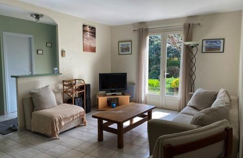 Avrille House | Maison tranquille avec jardin et wifi, 3 chambres - FR-1-336-116