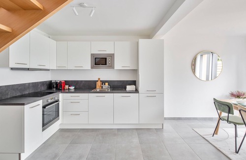 La Madeleine House | Maison Twin Sister - Five Bedroom House, Sleeps 10