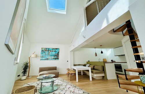 7th Arrondissement House | Maisonnette de 60m2 en Bord de mer