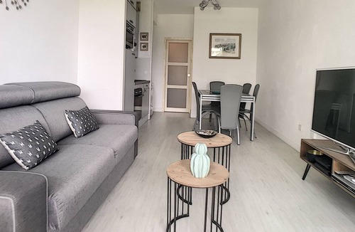 Villeneuve Loubet Beach Apartment | MARINA BAIE DES ANGES Renovated 2-room apartment for 4 Adults and 2 adolescents