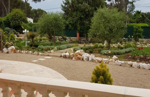 Roquefort-les-Pins Bed & Breakfast | Mas d'Azur
