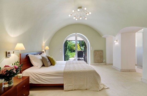 Saint-Tropez House | Mas de la Tour is an Idyllic property close to Beaches and St Tropez.