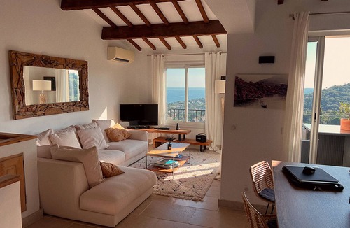 Sainte-Maxime House | Mas provençal with sea view in private estate