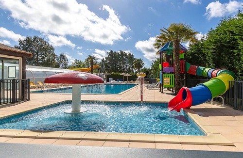 Saint-Hilaire-de-Riez RV Rental | Mobile Home for 6 with Shared Pool and Private Terrace