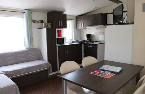 Saint-Julien-en-Born RV Rental | Mobile Home 'Du Soleil - Contis' with Shared Pool, Terrace and Fun Pass Included