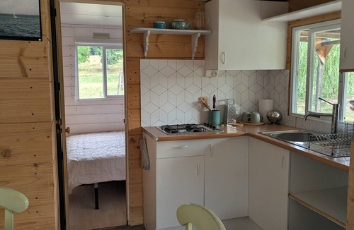 Naves House | Mobile Home "By the Lake" with Lake View and Private Garden