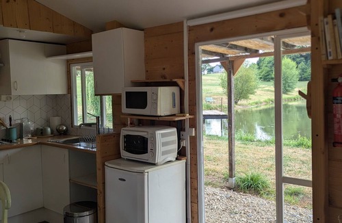 Naves House | Mobile Home "By the Lake" with Lake View and Private Garden