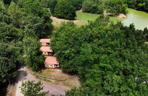 Bretagne-d'Armagnac House | MOBILE HOME 78 COMFORT, AIR-CONDITIONED, 4 BEDROOMS, 1/8 people, sleeps 8