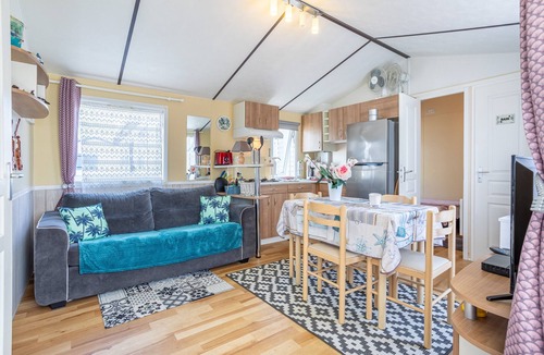 Saint-Hilaire-de-Riez RV Rental | Mobile Home 'Au Calme - Shared Pool' with Shared Pool and Private Terrace