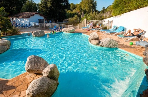 Espelette House | Mobile Home with Terrace in Espelette - 2 Bedrooms, 5 People