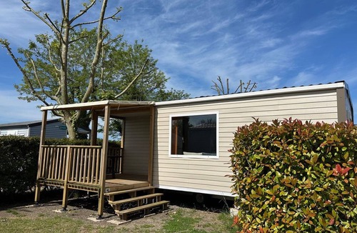 Arvert House | Mobile Home with Terrace, Ideal for 4