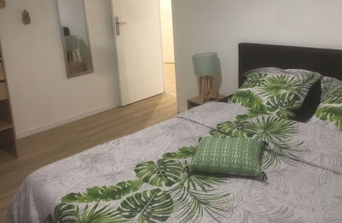 Saubrigues House | Modern and bright holiday home with private pool for 18pax