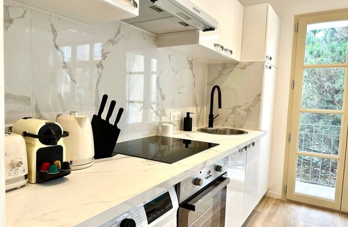 Old Town Apartment | Modern Apartment - 1BD/4P - Center of St Tropez
