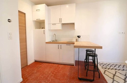 Manosque Apartment | Modern & Comfortable One-Bedroom Apartment with Balcony