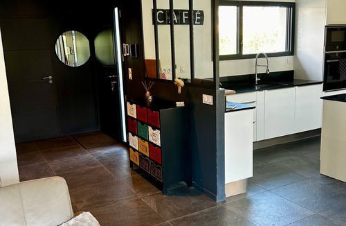 Sainte-Soulle Villa | Modern house in a green setting, swimming pool and jacuzzi, 10mn from La Rochelle