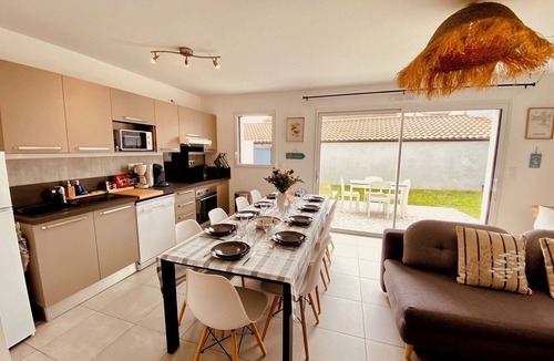 Aytre House | Modern house with 4 bedrooms, garden, and parking space near La Rochelle!