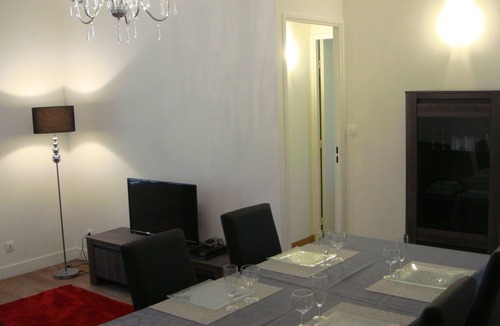 Perigueux Apartment | Modern Studio - 3rd floor - downtown