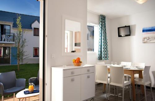 Queven House | Morbihan Golf Apartment for 4