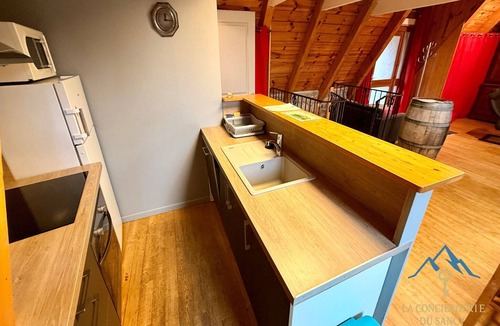 Murat-le-Quaire Cottage | Mountain Retreat for 12 in Murat-le-Quaire