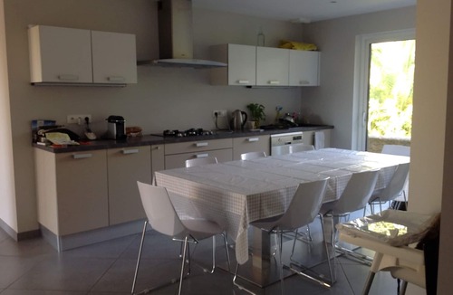 La Croix-Valmer Villa | Near St Tropez Villa 200m2 waterfront, garden, swimming pool, air conditioning