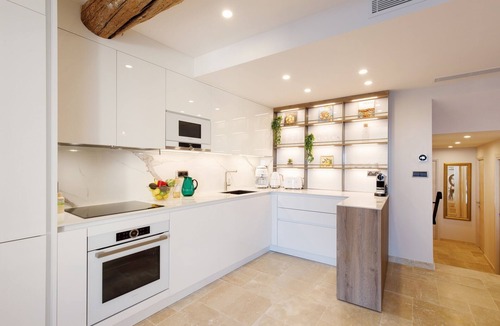 Antibes Old Town House | 🌞 NEW 2024 🏖️ Lux VillageHouse 2BDR, 2BTH - 1sr row full sea view 🌅