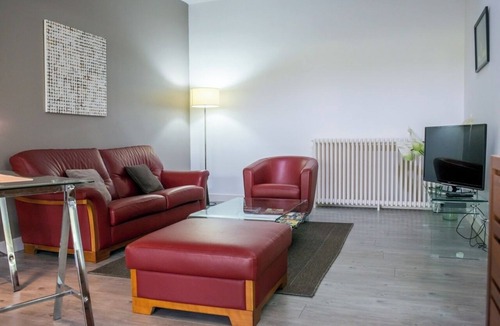 Chateauroux Apartment | New, comfortable and quiet 4* gîte with terrace in the heart of Châteauroux