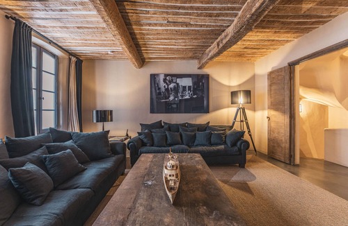 Old Town House | NEW PORTAL, LUXURY APARTMENT IN THE HEART OF SAINT TROPEZ