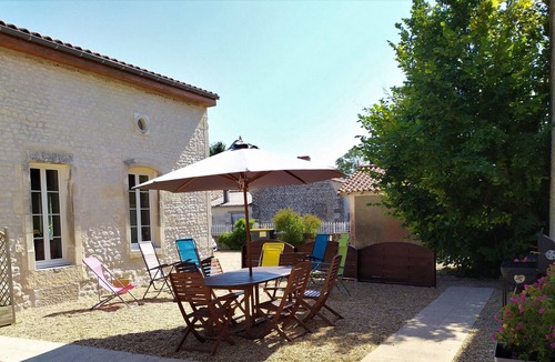 Saint-Seurin-de-Palenne Cottage | Newly renovated child friendly gîtes, secure heated swimming pool & 2 play areas
