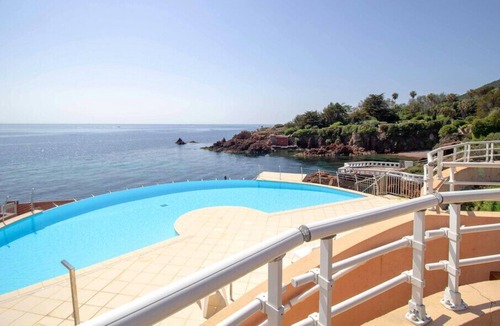 Le Trayas Apartment | Nice 51 M² With Terrace Pool And Sea View