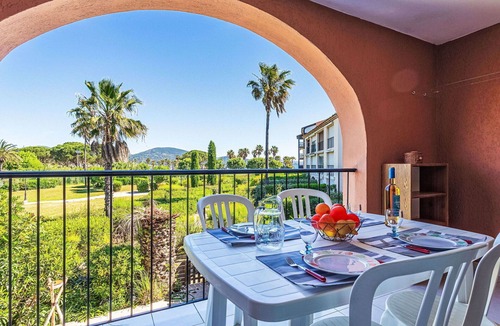 Port Cogolin Apartment | Nice apartment for 4 guests with pool, WIFI, TV, terrace and parking