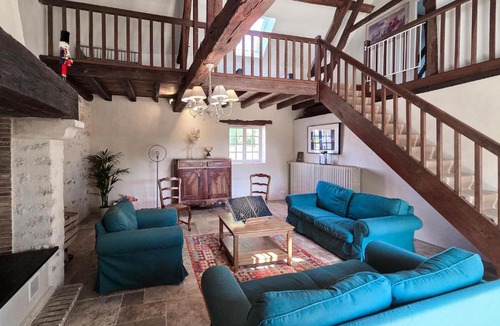 Manthelan House | Nice Home In Manthelan