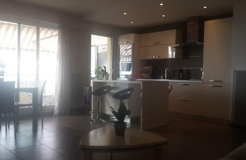 Nice Apartment | Nice. Luxury apartment, 3 rooms, sea view terrace, swimming pool, very quiet