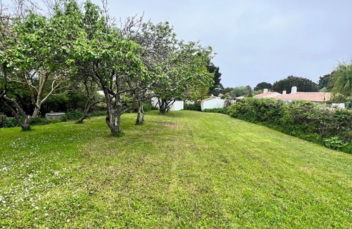 Ile d'Yeu House | Nice renovated house, In St Sauveur village, large garden, view and light!