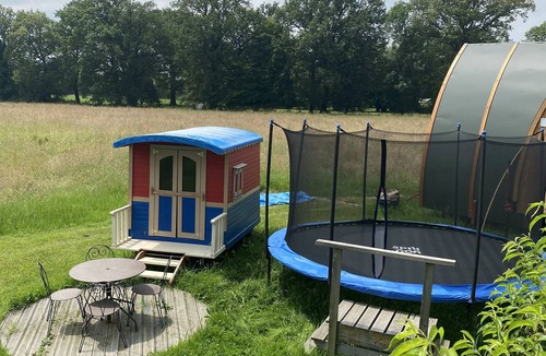 Saint-Pardoux House | Null 'Tiny House 5/6 Places' with Shared Pool, Wi-Fi and Air Conditioning