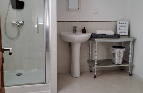 Cherac Bed & Breakfast | Oak at Gite du Calme Serene B & B Family Suite up to 5 people - Cognac & Saintes