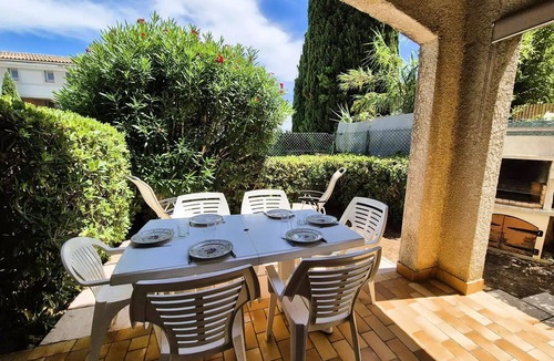 Tamaris Apartment | Ocean view, garden with barbecue, air conditioning, swimming pool.