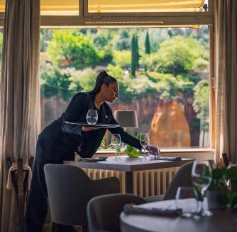 Roussillon Hotel | Omma