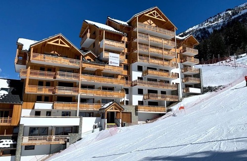 Oz-en-Oisans Apartment | OZ Alpe d'Huez ski area apartment 8 people
