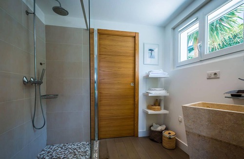 Bidart Villa | PANORAMA KEYWEEK Mountain View Villa, Fireplace, Pool and Sauna in Bidart