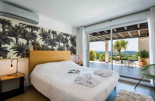 Bidart Villa | PANORAMA KEYWEEK Mountain View Villa, Fireplace, Pool and Sauna in Bidart