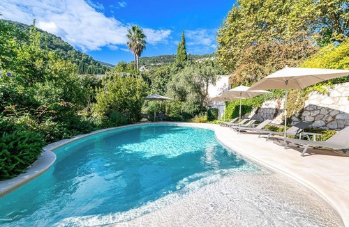 Tourrettes-sur-Loup Villa | PARISIAN HOTELIER’S BOLT HOLE: BEAUTIFUL VILLA, CENTRAL LOCATION, POOL AND VIEWS