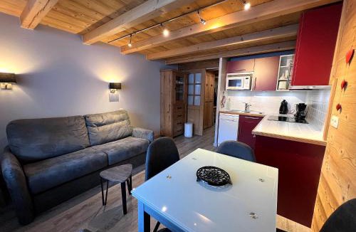 La Clusaz Apartment | PARNASSE 2-203 - Bel appartement sur les pistes de ski, centre village, vue montagnes - Wifi - Parking