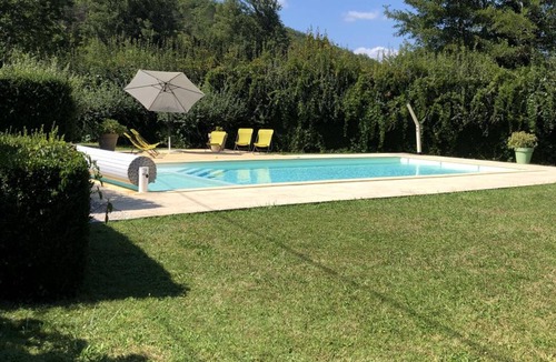 Terrasson-la-Villedieu Cottage | Périgord house with private pool, Wifi, pets welcome near Lascaux