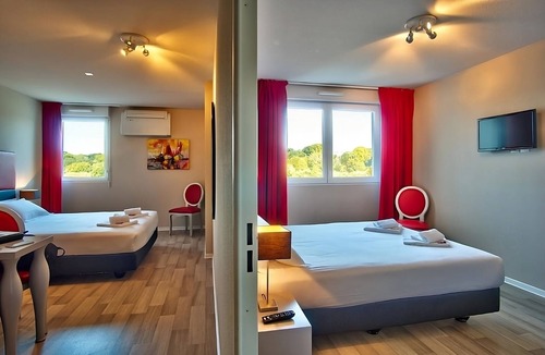 Lahonce Hotel | Pet-Friendly Family Escape | 4.8 Miles to Musée Basque in Bayonne