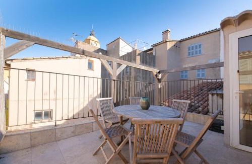 Old Town Apartment | Pick A Flat's Apartments - Heart of Saint-Tropez