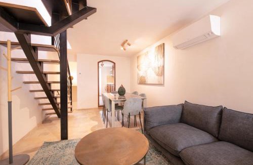 Old Town Apartment | Pick A Flat's Apartments - Heart of Saint-Tropez
