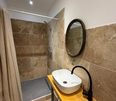 Grillon Apartment | PierrAnge