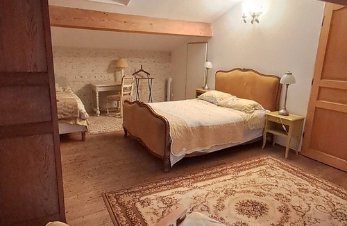 Cherac Bed & Breakfast | Pine at Gite du Calme Charming B & B Room for up to 3 guests Cognac & Saintes